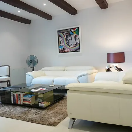 Esterel Apartamento *